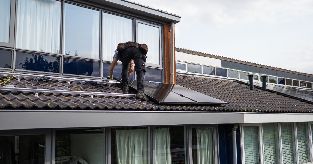 Solar Panel Output Dropping? Common Causes and Fixes
